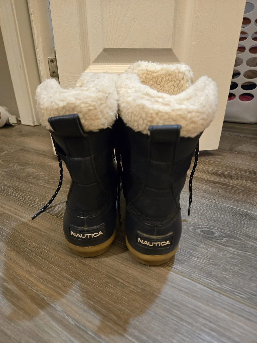 Nautica Navy Blue Winter Lace-Up Boots with Cream Shearling Collar